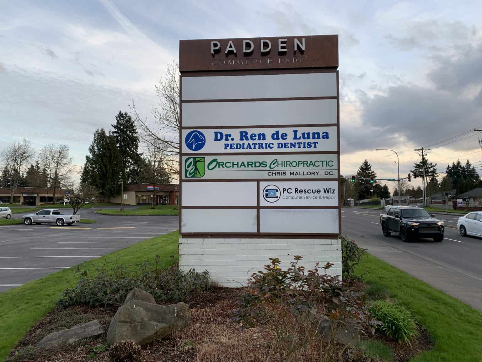 Exterior Building Signs: Pole and Lighted Signs - NW Sign Solutions